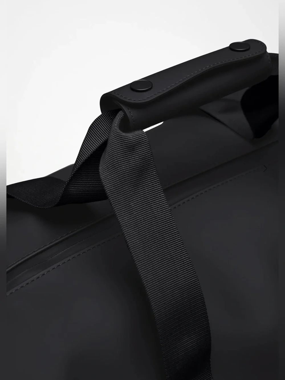 NWT RAINS Hilo Weekend Bag Small Black